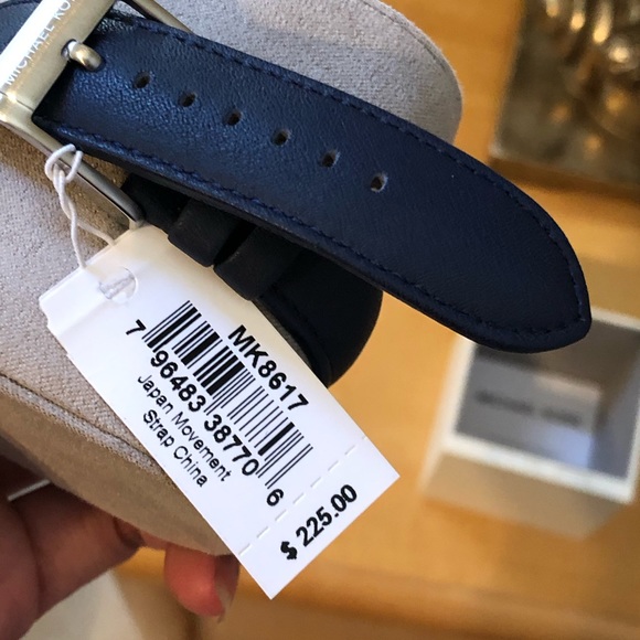 Mk men leather watch - Picture 6 of 6